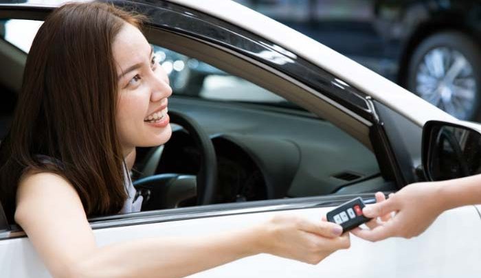 Memberi Hadiah Mobil untuk Anak