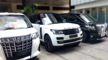 Membeli Mobil Mewah