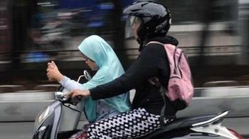 Anak dan Sepeda Motor